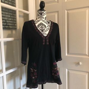 🔴 5/$25 {BCBGMaxAzria} embroidered cotton blouse